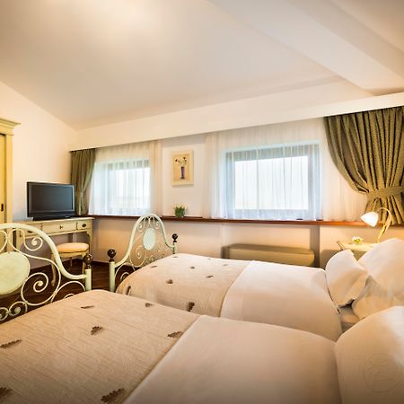 Palazzo Angelica B&B Adults Only Oprtalj Exteriér fotografie