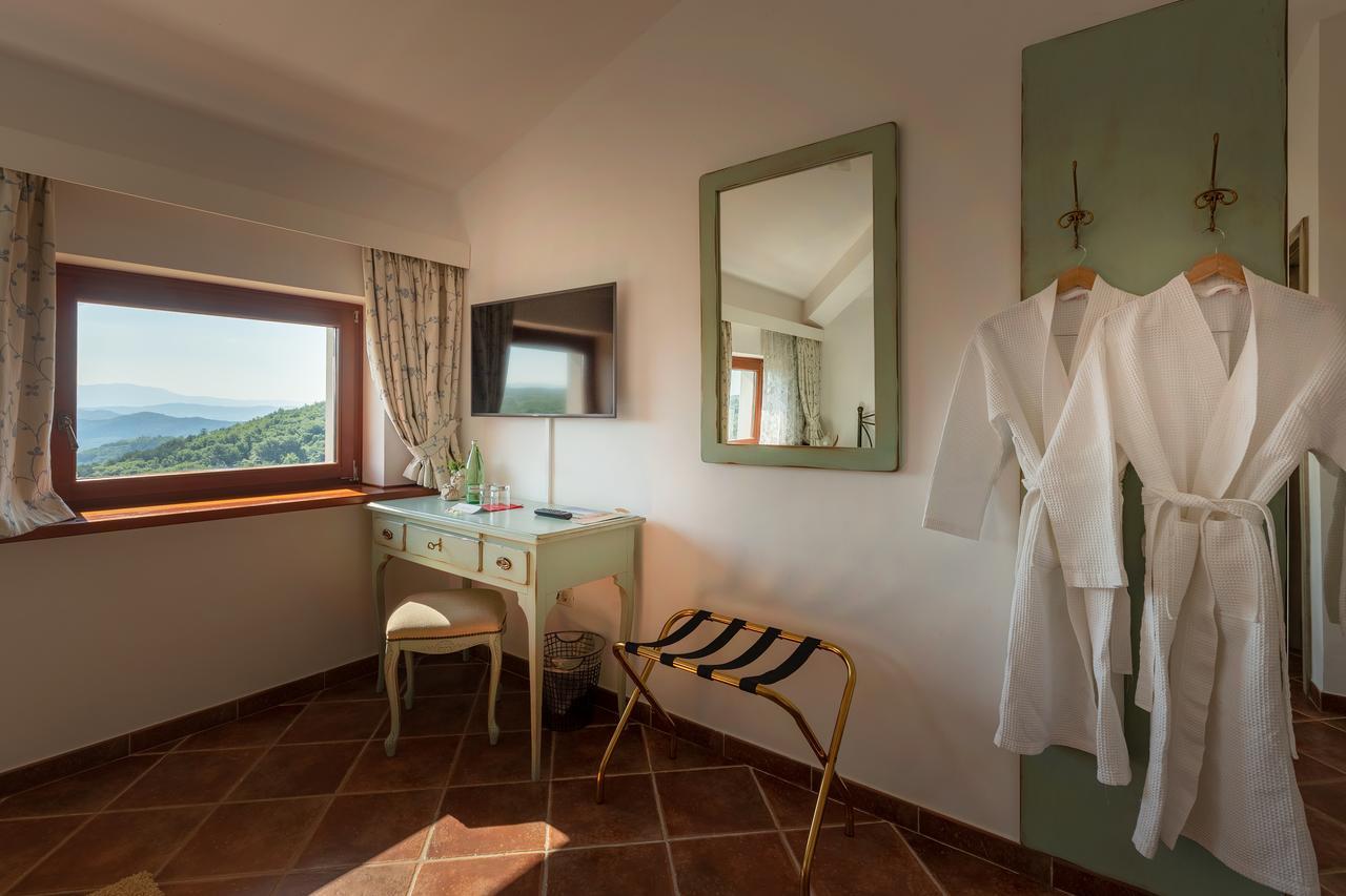 Palazzo Angelica B&B Adults Only Oprtalj Exteriér fotografie